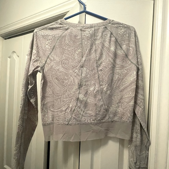 Long sleeve Lululemon shirt - Picture 2 of 3